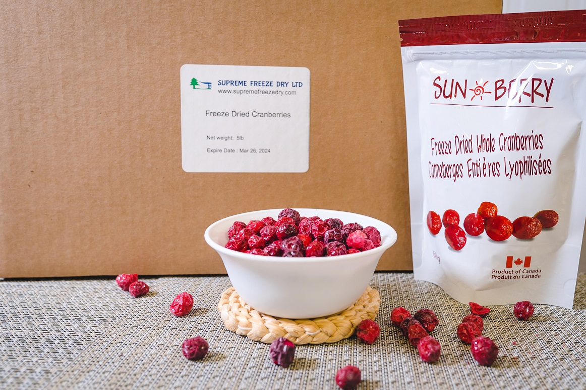 thumbnail image 2 of ZingyZoo Freeze Dried Cranberries - 100% Natural, No Sugar Added, Perfect For Snacking Or Powder 2 of 4